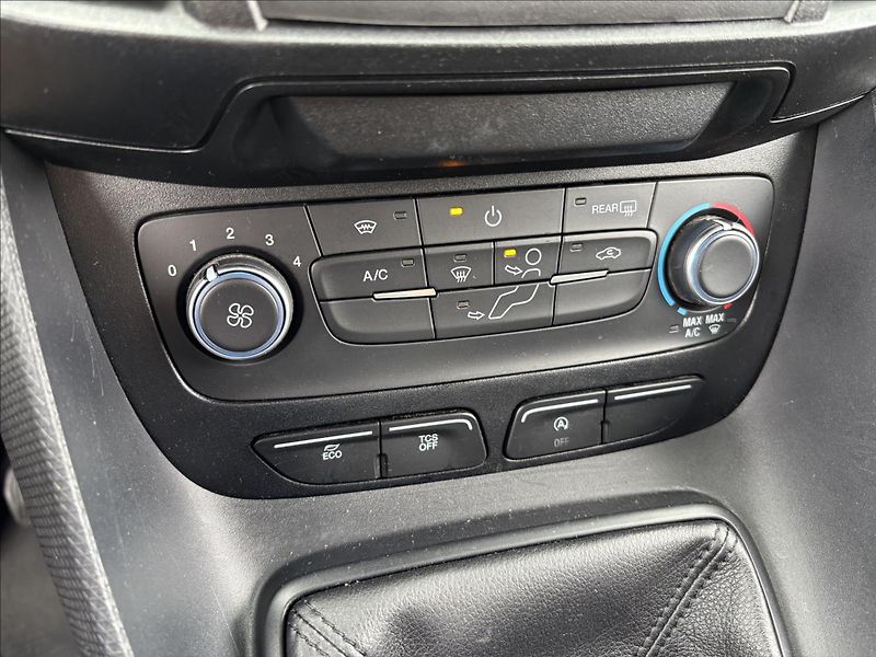 Ford Transit Connect 1,5 EcoBlue 74kW L1 DPH - fotka 28 z 33