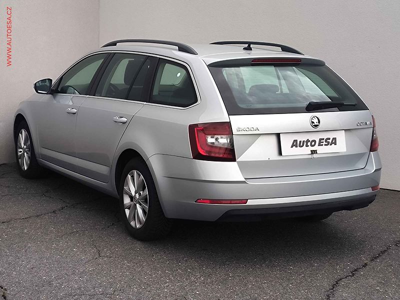 Škoda Octavia (2020) 1.6TDi, 2.maj,ČR, Style, LED - fotka 6 z 21
