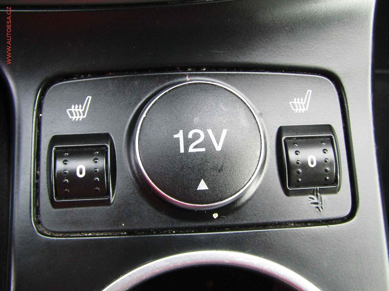 Ford Kuga (2015) 1.5EB, TZ, xenon, park.asist - fotka 17 z 20