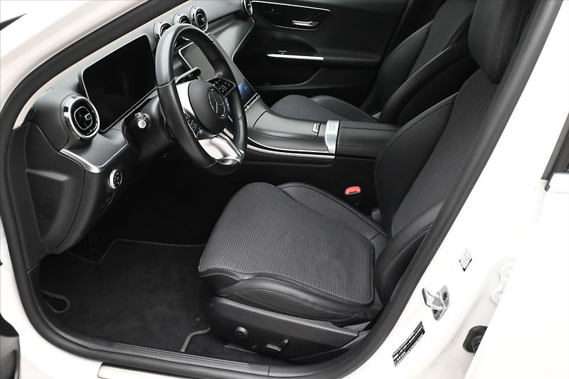 Mercedes-Benz Třídy C 2,0 220d 147 kW 9G Tronic TAŽN - fotka 13 z 32