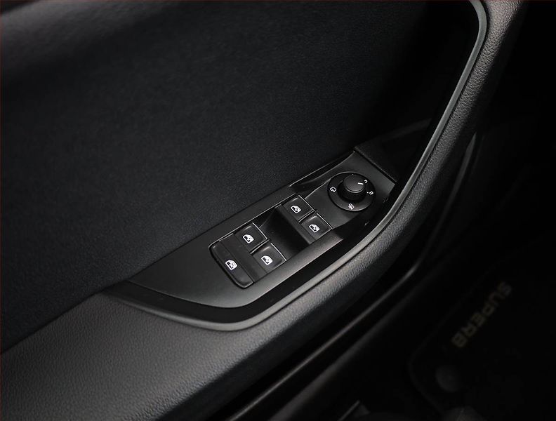 Škoda Superb (2016) Style 2.0 TDI, Automat, Navi - fotka 21 z 26