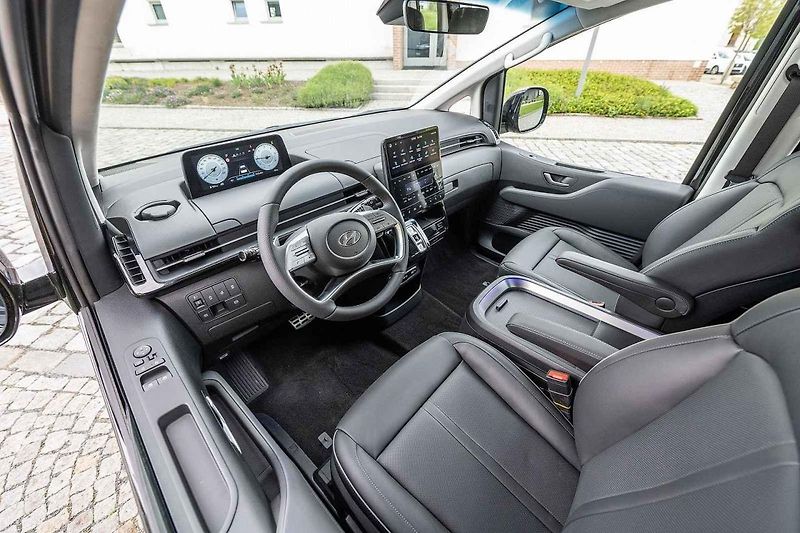 Auto jsem zatím mohl vyzkoušet pouze na hodinu