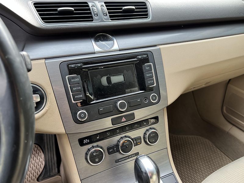 Volkswagen Passat 2.0 TDi 103 kW DSG BIXENON - fotka 14 z 19