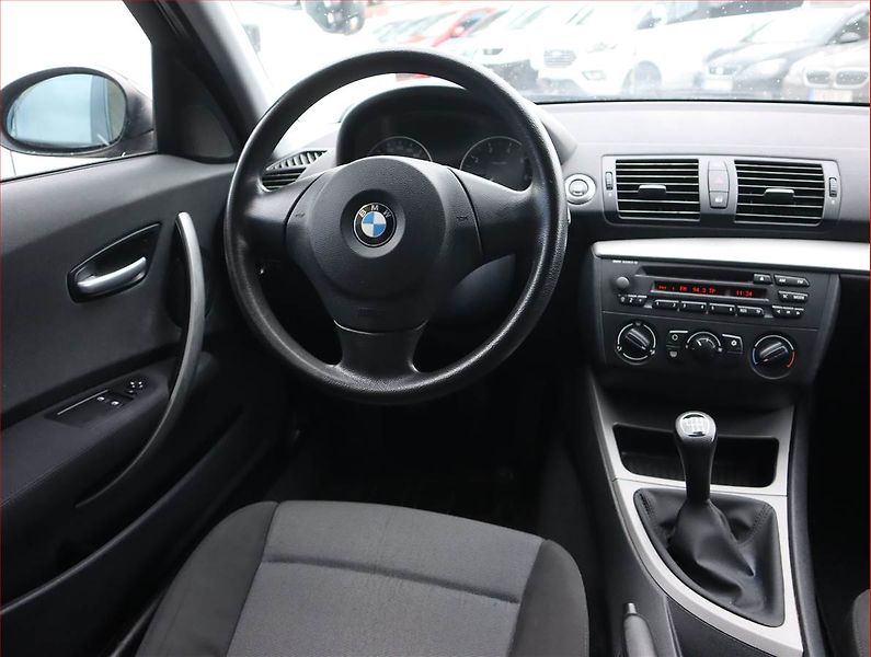 BMW Řada 1 (2007) 116i, nová STK, jezdí výborně - fotka 7 z 13