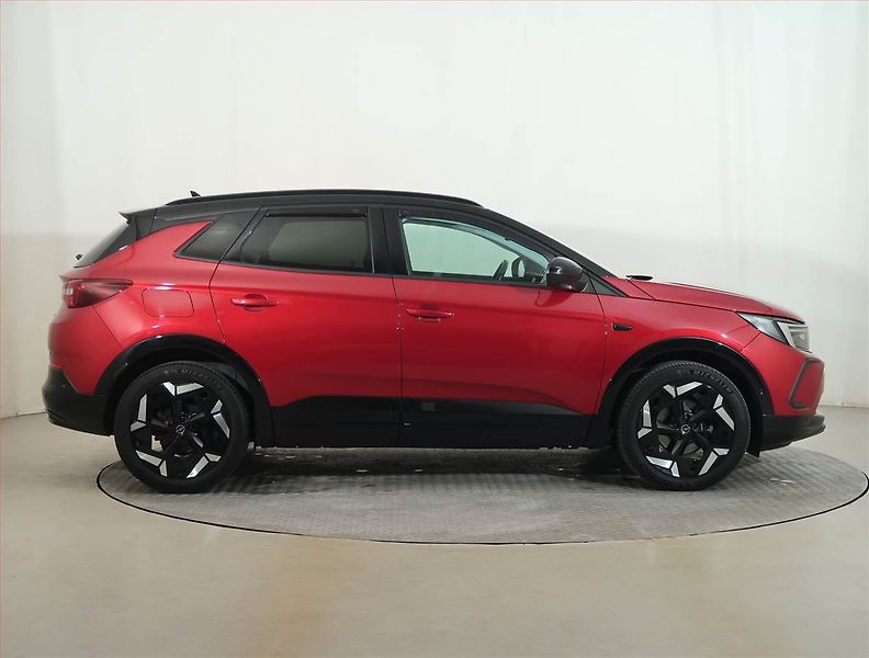 Opel Grandland X (2022) GS Line 1.5 CDTI - fotka 6 z 18