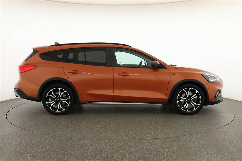 Ford Focus (2019) Active 1.0 EcoBoost, Automat - fotka 6 z 18