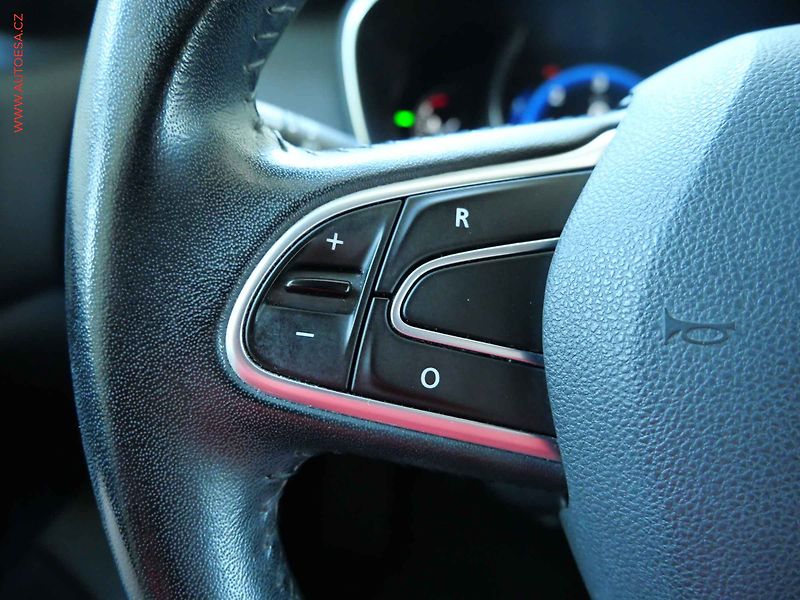Renault Mégane (2017) 1.6dCi, ČR, ČR, TZ, výhř.sed. - fotka 15 z 19