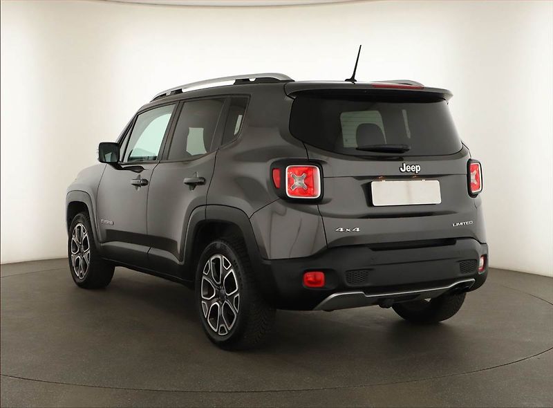 Jeep Renegade (2017) 1.4 MultiAir, 4X4, Automat - fotka 4 z 18
