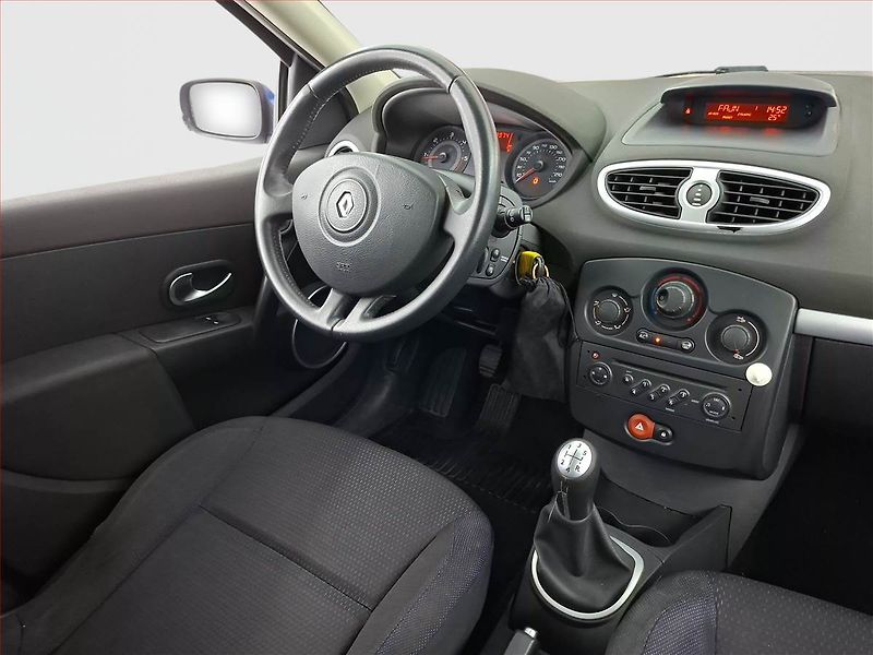 Renault Clio (2006) 1.5 dCi, po STK, jezdí dobře - fotka 7 z 14