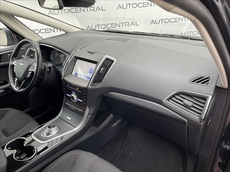 Ford S-MAX 2,0 EcoBlue,140kW,AWD,TITANIUM - fotka 22 z 30