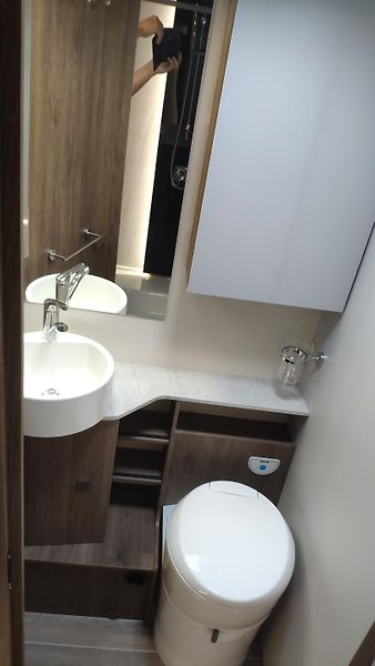 CI Caravans International (2026) MAGIS 87 INTEGRAL 2x skladem - fotka 19 z 27