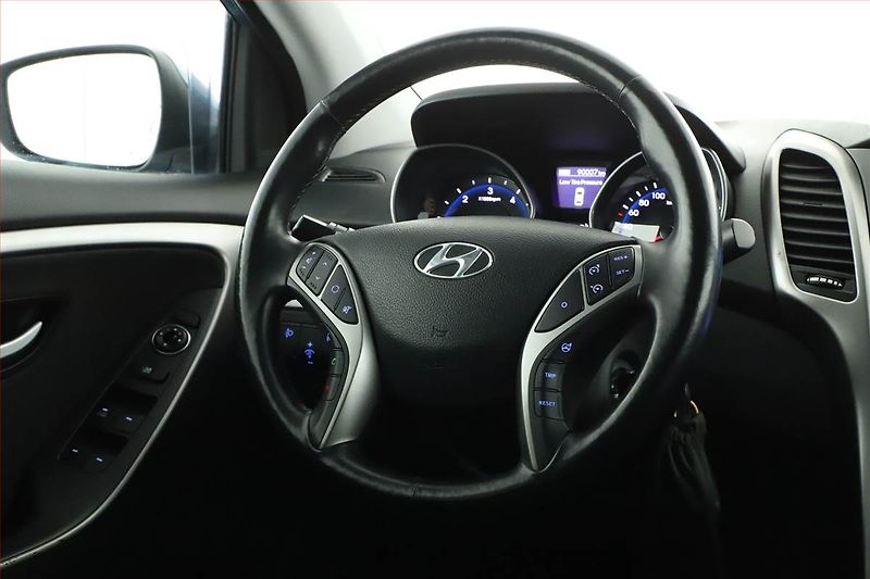 Hyundai i30 (2014) 1.6 CRDi, Tempomat - fotka 8 z 16