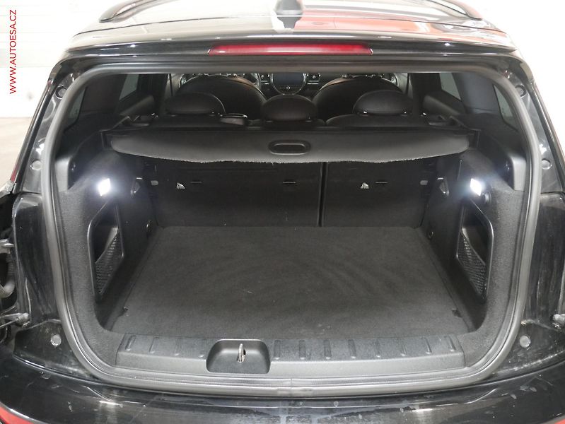 Mini Clubman (2016) 2.0 4x4, LED, panor, navi - fotka 7 z 19