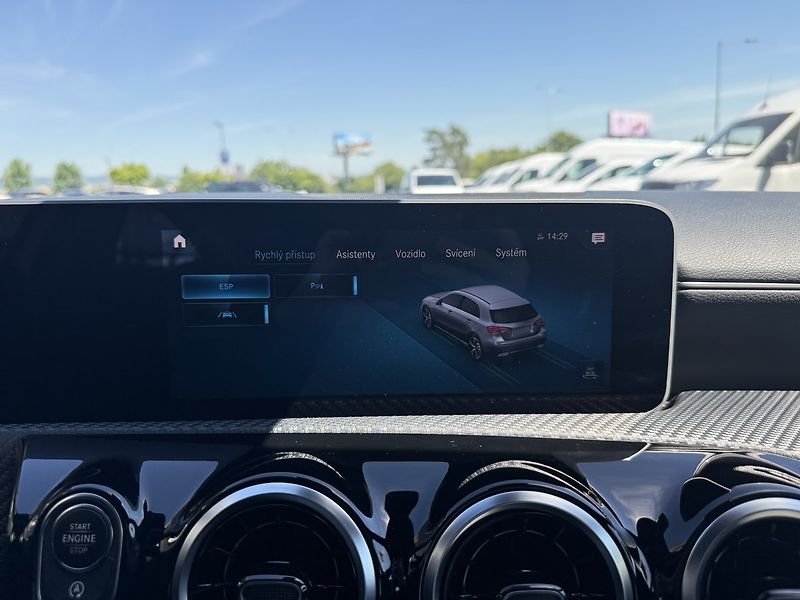 Mercedes-Benz Třídy A (2019) 180 d - fotka 22 z 31