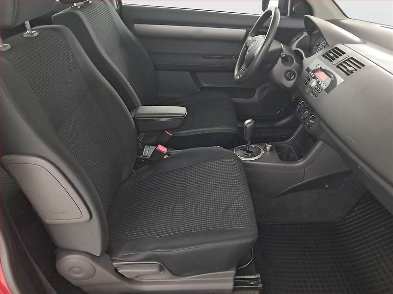 Suzuki Swift (2008) 1.3 i, Automat, po STK - fotka 9 z 18