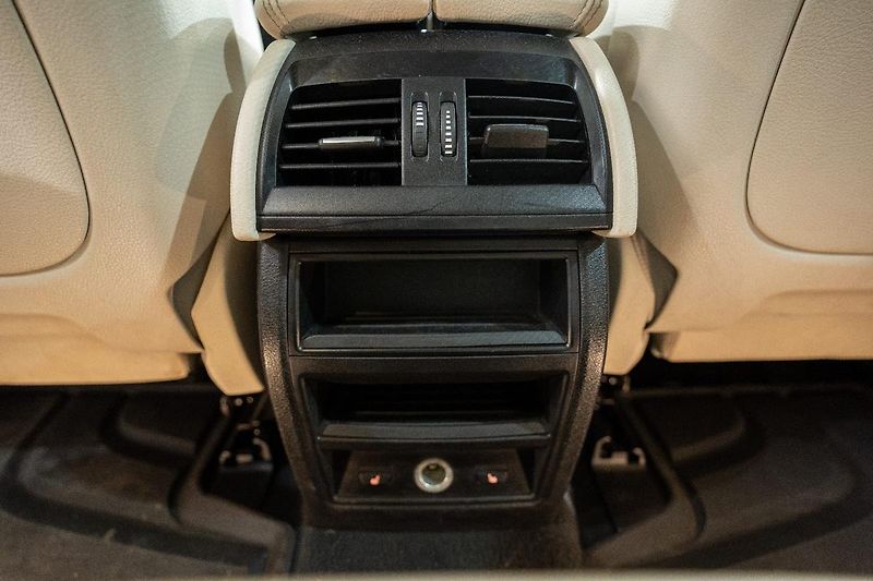 BMW X5 40e 2.0 180 kW xDrive - fotka 32 z 49