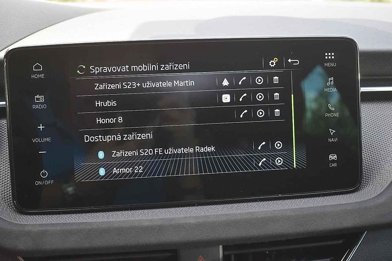Automobilky přistupují k ovládání asistenčních systémů velmi různorodě