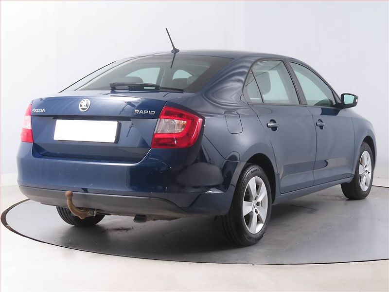 Škoda Rapid (2017) Ambition 1.2 TSI, Serv.kniha - fotka 5 z 17