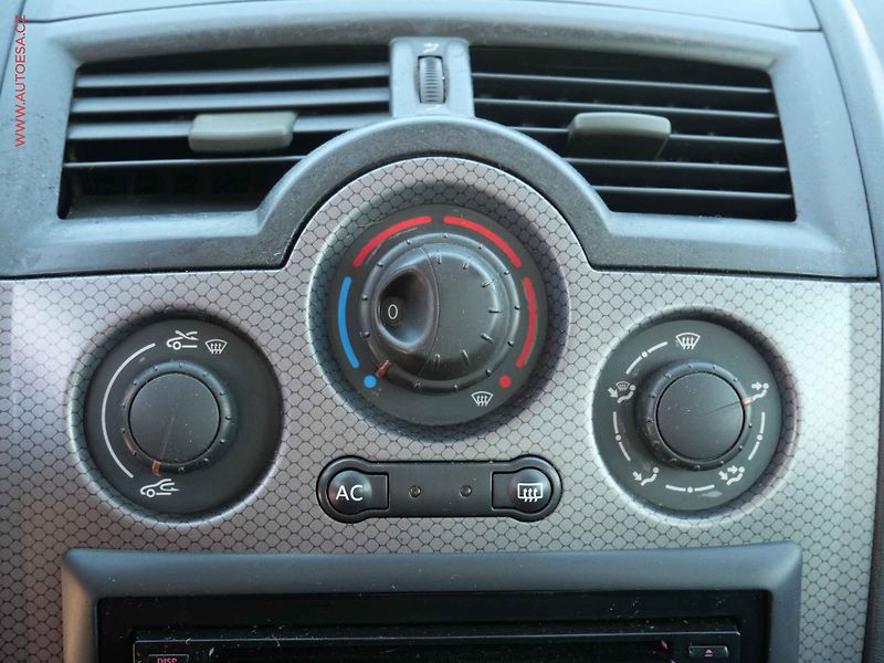 Renault Mégane (2004) 1.6 16V, AC - fotka 13 z 19
