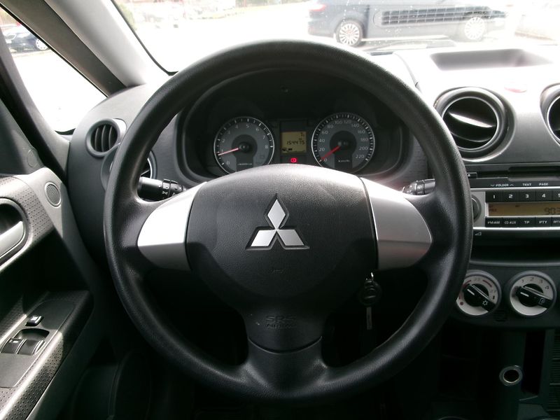 Mitsubishi Colt (2012) 1,3i - ZADÁNO  - fotka 14 z 25