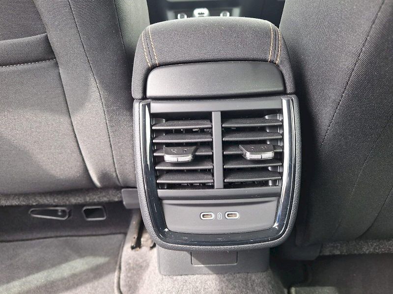 Škoda Kamiq (2023) 1.0 TSI / 81 kW / 6MP / Style - fotka 34 z 34