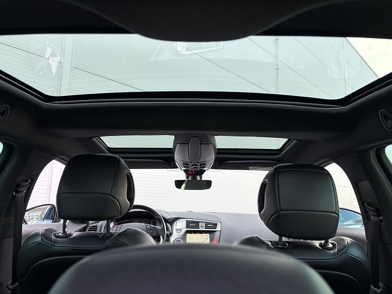 Citroën DS5 (2016) 2.0HDi 133 kW AT/PLNÝ SERVIS - fotka 16 z 18