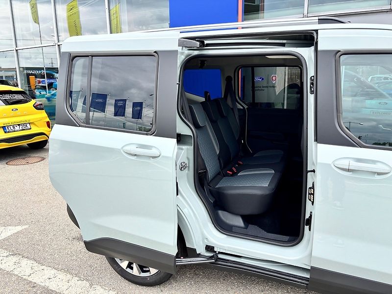 Ford Tourneo Courier (2026) Titanium, Tourneo, 1.0 EcoBoos - fotka 22 z 31