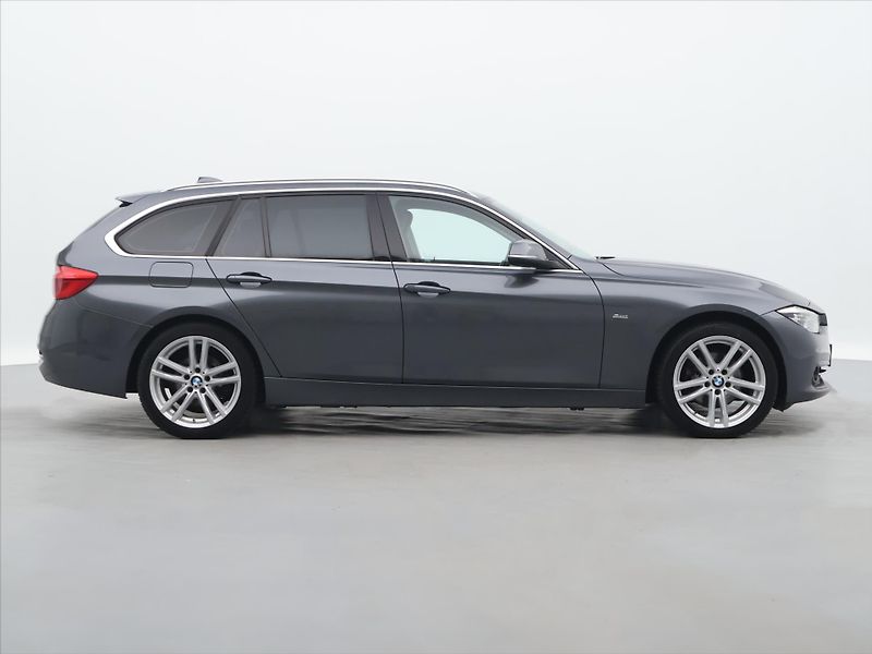 BMW Řada 3 2,0 320d xDrive 140kW Sport - fotka 8 z 29