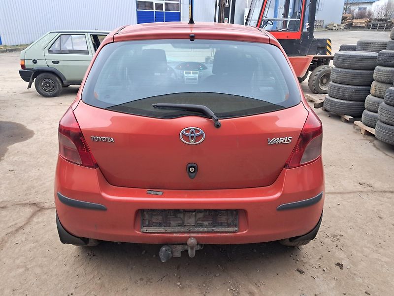 Toyota Yaris (2006) 1.3 64Kw NÁHRADNÍ DÍLY - fotka 5 z 10