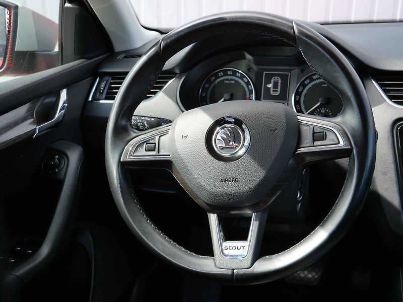 Škoda Octavia (2016) 2.0 TDi 4x4, Scout, DSG - fotka 11 z 26