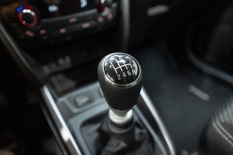 Suzuki Vitara Hybrid 1.4 95 kW - fotka 15 z 34