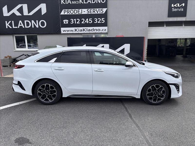 Kia ProCeed (2025) 1,5 T-GDI GPF 7DCT GT-LINE PLU - fotka 3 z 8