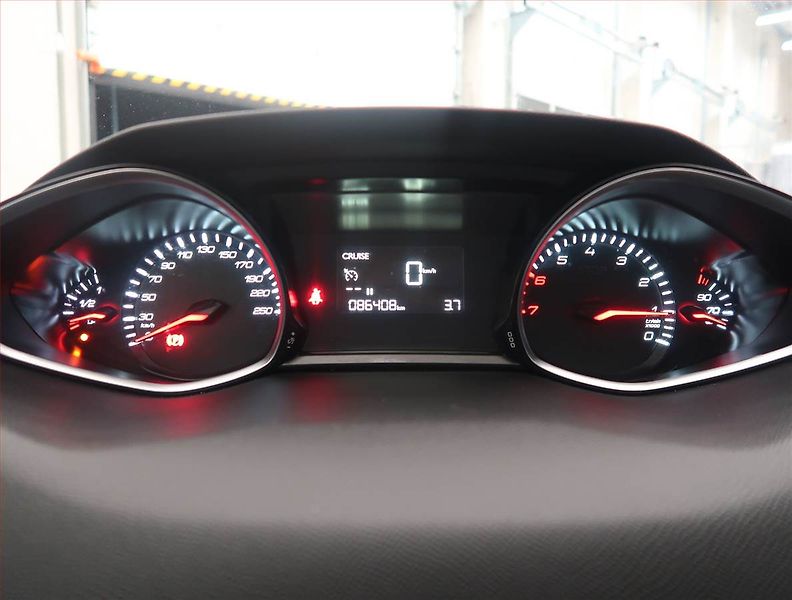 Peugeot 308 (2019) 1.2 PureTech, Serv.kniha - fotka 11 z 14