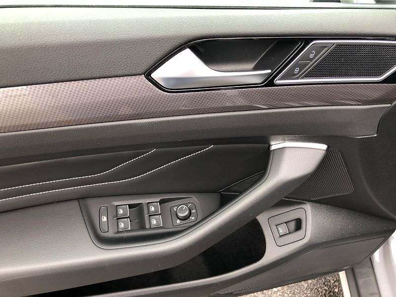 Volkswagen Passat Variant 2.0 TDi DSG 7st. 4Moti - fotka 15 z 29