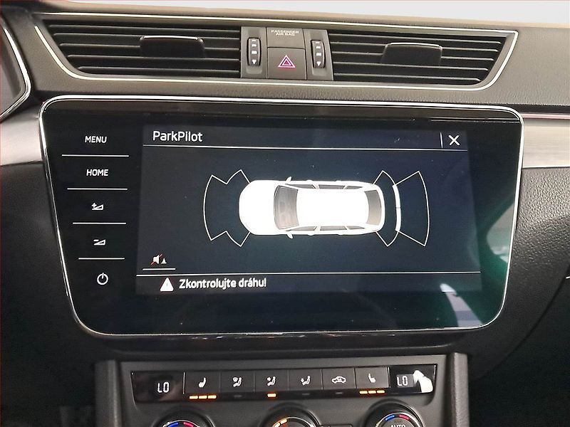 Škoda Superb (2016) Style 2.0 TDI 4x4, 4X4 - fotka 21 z 24