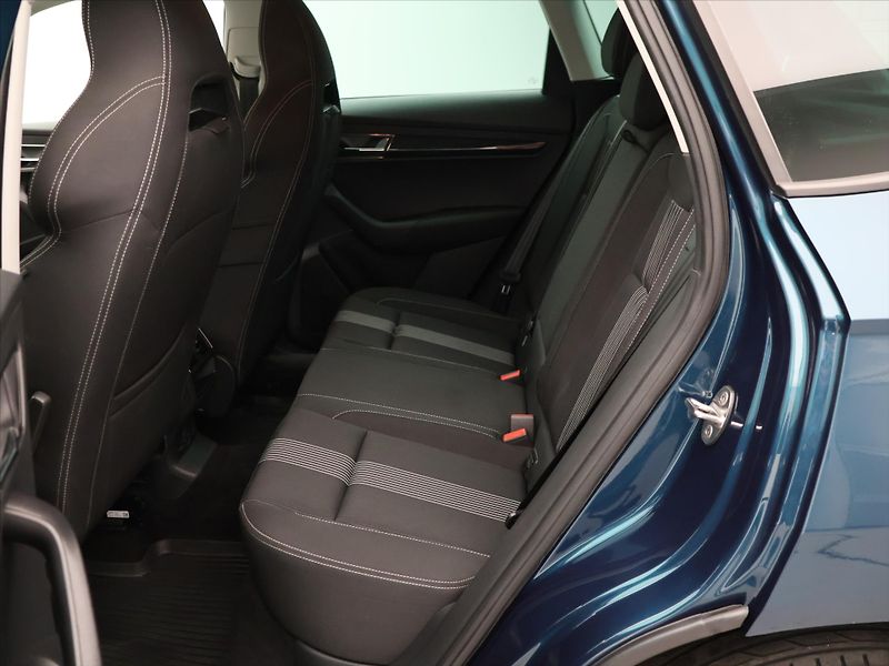 Škoda Karoq 1,5 TSI 110kW Style 1.Maj. - fotka 14 z 32