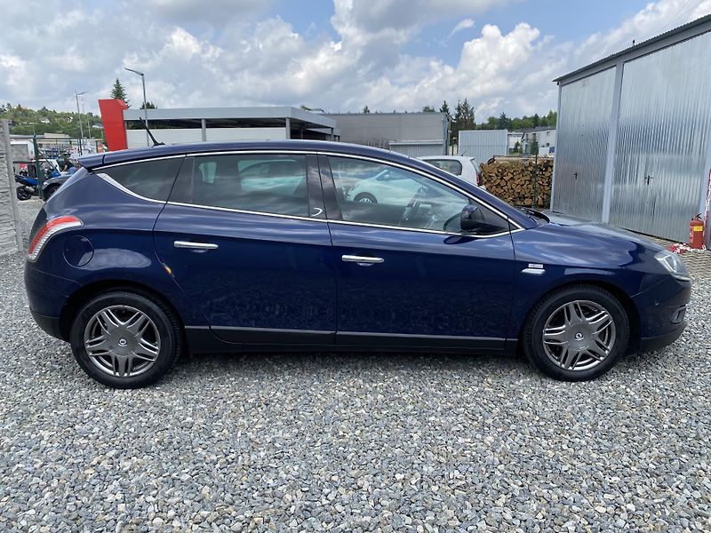Lancia Delta 2.0JTD 165PS SPORT NAVI SERVIS - fotka 11 z 169
