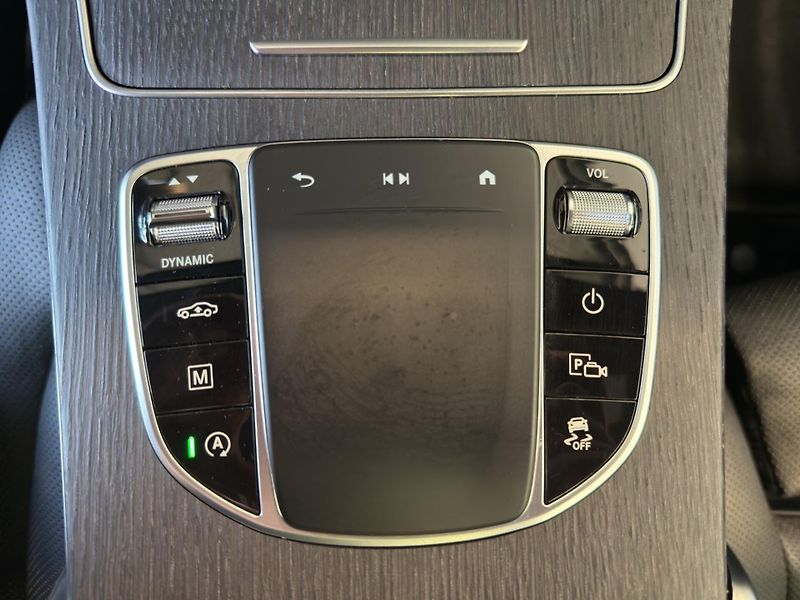 Mercedes-Benz GLC (2019) 300 4MATIC - fotka 19 z 22