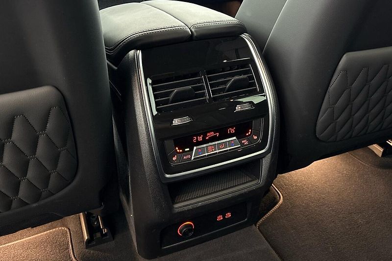 BMW X7 xDrive40d - fotka 26 z 28