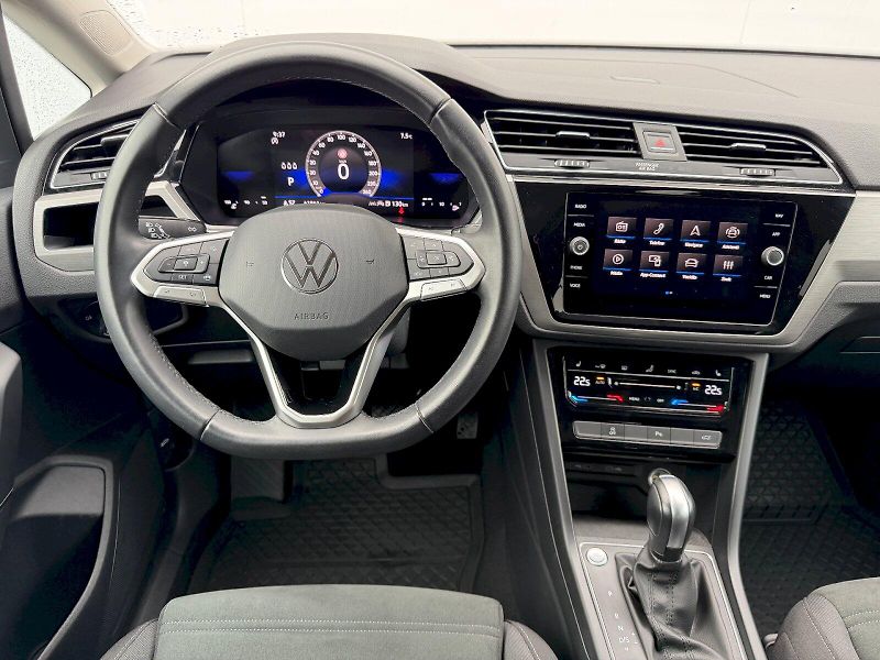 Volkswagen Touran (2024) 1.5 TSI 110kW DSG People - fotka 9 z 35