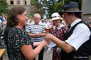 Do Hříškova dorazil na jubilejní veteránský sraz rekordní počet vozidel. Přijela i herečka Obermaierová