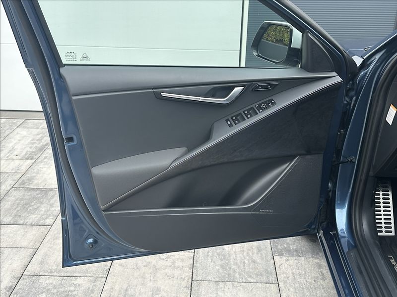 Kia Niro 1,6 GDI PHEV 184PS  Spirit A/T - fotka 13 z 54