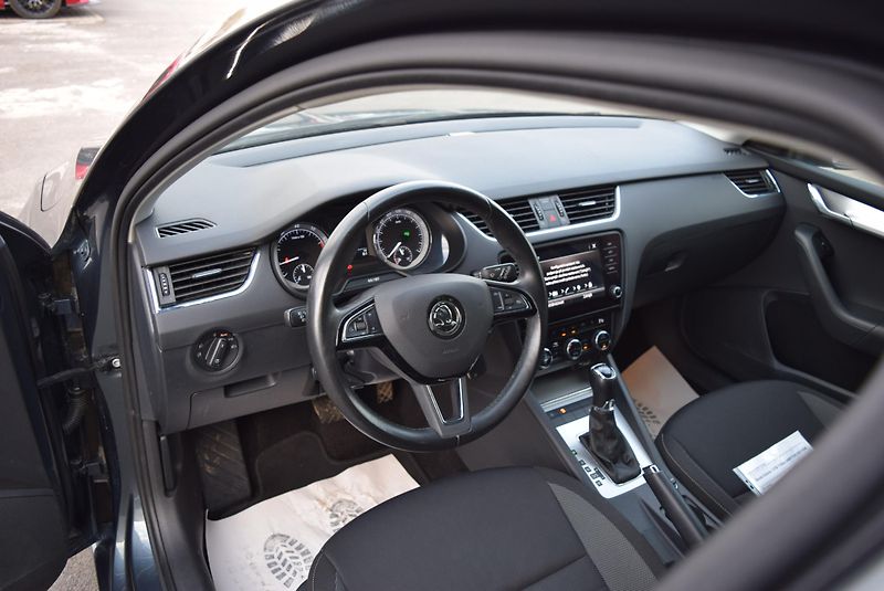 Škoda Octavia (2020) 1.5TSI 110kw AMBITION DSG KAM - fotka 20 z 44