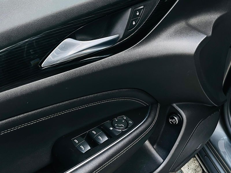 Opel Insignia 2.0CDTi KAMERA SERVISKA TAŽNÉ - fotka 34 z 55