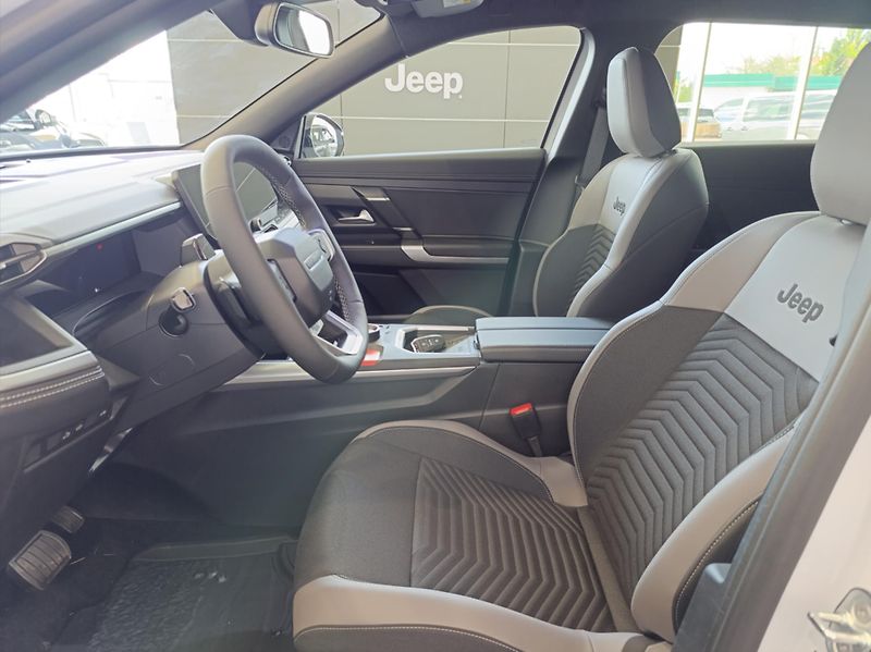 Jeep Compass (2026) 1,2 e-Hybrid 145k  First Editi - fotka 8 z 16