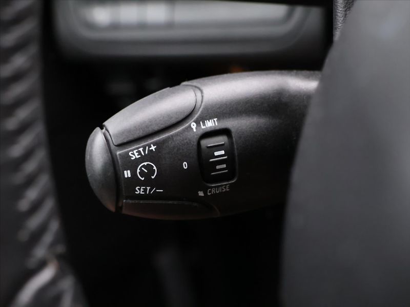 Peugeot 2008 1,2 PureTech 60kW CZ Active - fotka 17 z 28