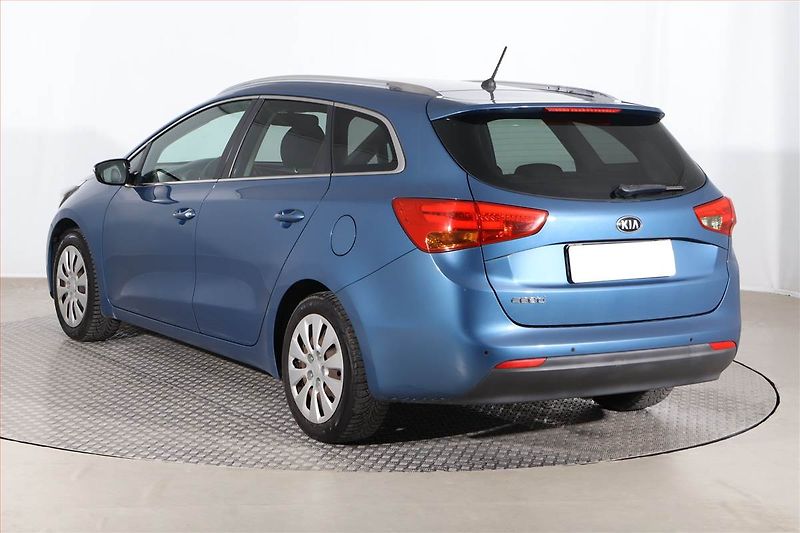 Kia Ceed (2014) 1.4 CVVT, Serv.kniha, Tempomat - fotka 4 z 24