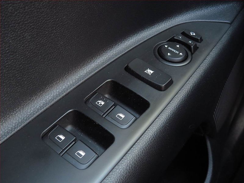 Kia Stonic (2023) 1.0 T-GDI, Automat, Serv.kniha - fotka 16 z 19
