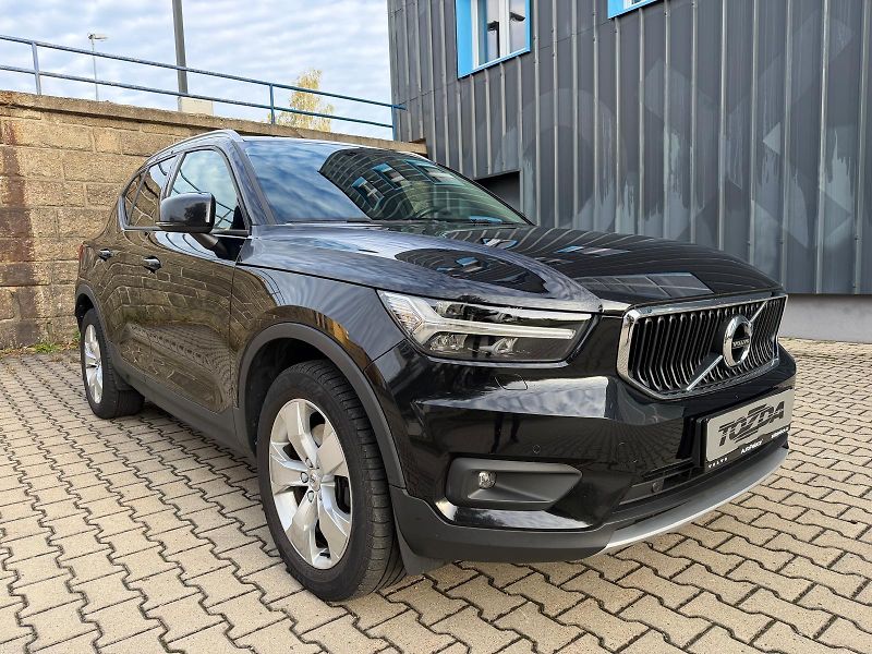 Volvo XC40 2,0 D D4 AWD Momentum - fotka 6 z 33