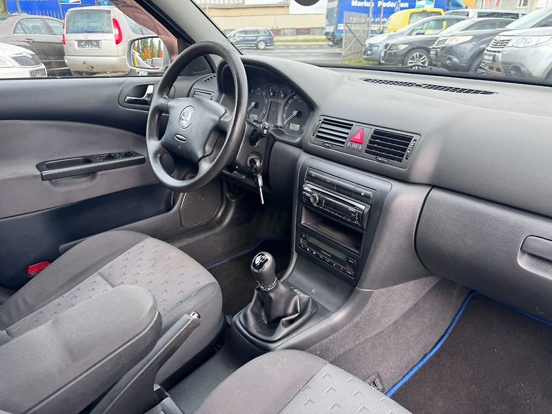 Škoda Octavia (2003) 1,6 MPI 75 KW KOLA 2. MAJ - fotka 36 z 44